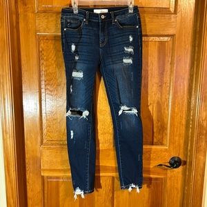 Kancan Women’s Dark Wash Distress Skinny Jeans Size 7/27-EUC